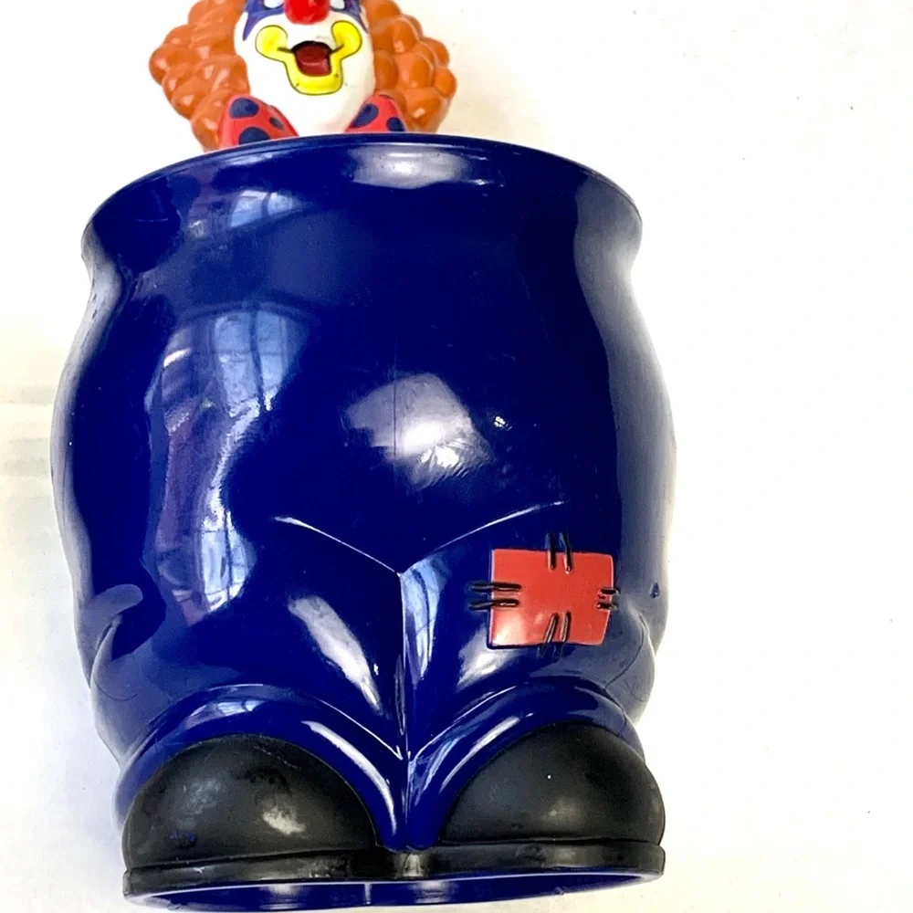 Clown cup container, that is very adorable.